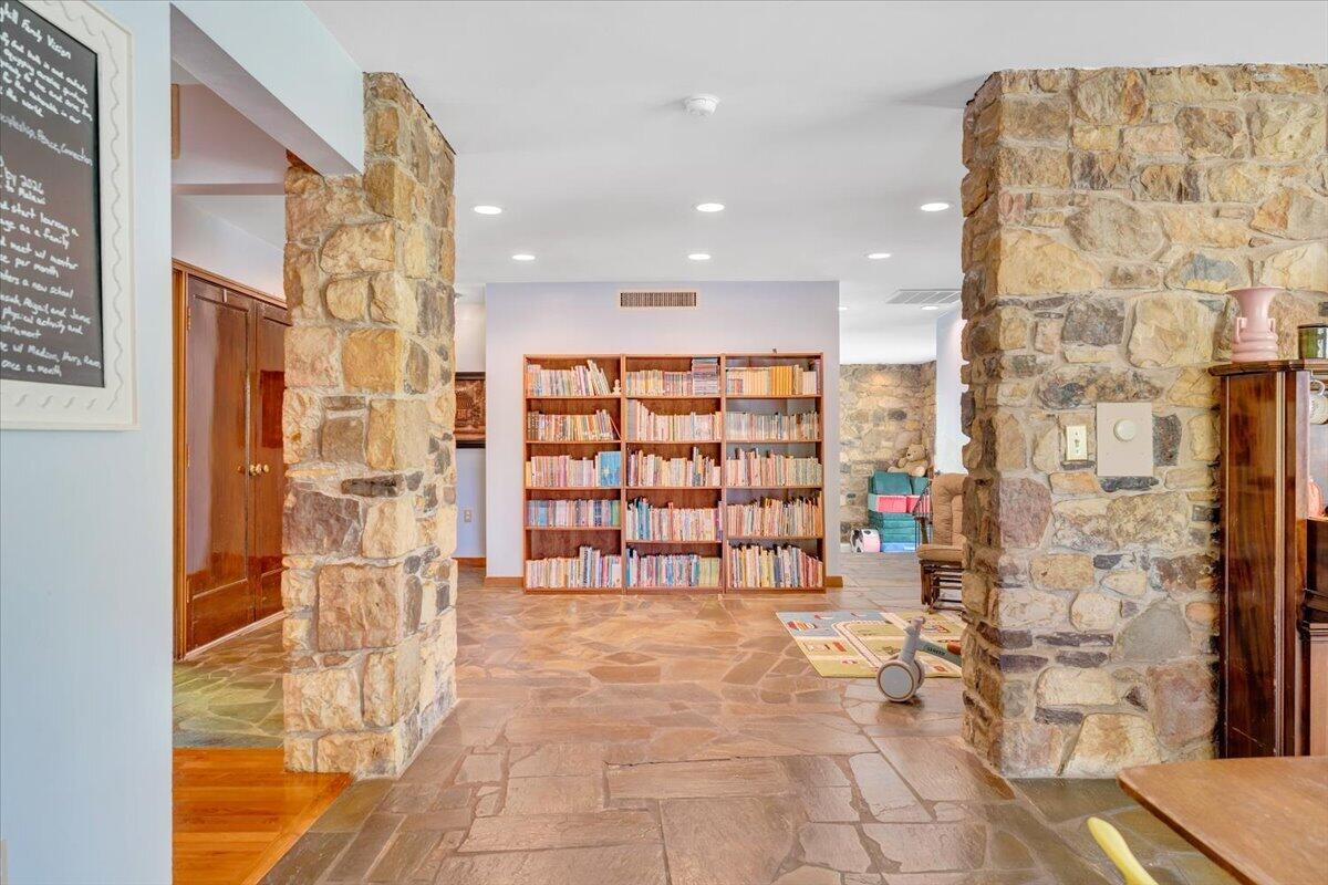 3244 Pineland Road Southwest Roanoke, VA 24018 - Photo 40 of 141 040-MIB01194