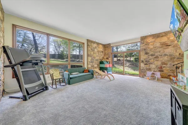 $1,000,000 | 3244 Pineland Road Southwest, Roanoke, VA 24018