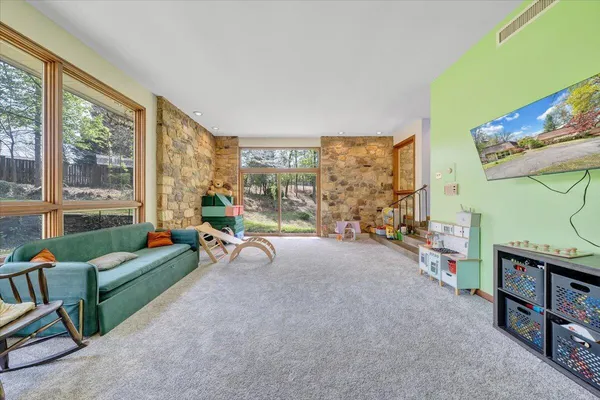 $1,000,000 | 3244 Pineland Road Southwest, Roanoke, VA 24018