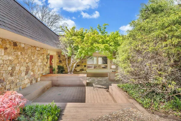 $1,000,000 | 3244 Pineland Road Southwest, Roanoke, VA 24018