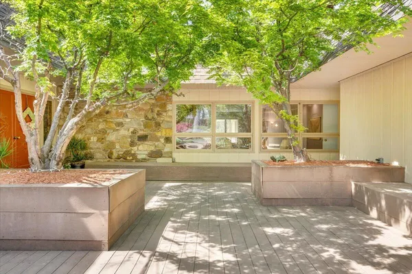 $1,000,000 | 3244 Pineland Road Southwest, Roanoke, VA 24018