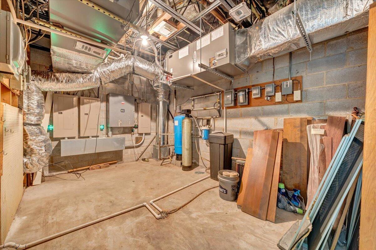 3244 Pineland Road Southwest Roanoke, VA 24018 - Photo 93 of 141 093-MIB01143