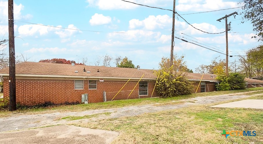 111 South 33rd Street Temple, TX 76504 - Photo 18 of 28 a view of a outdoor space
