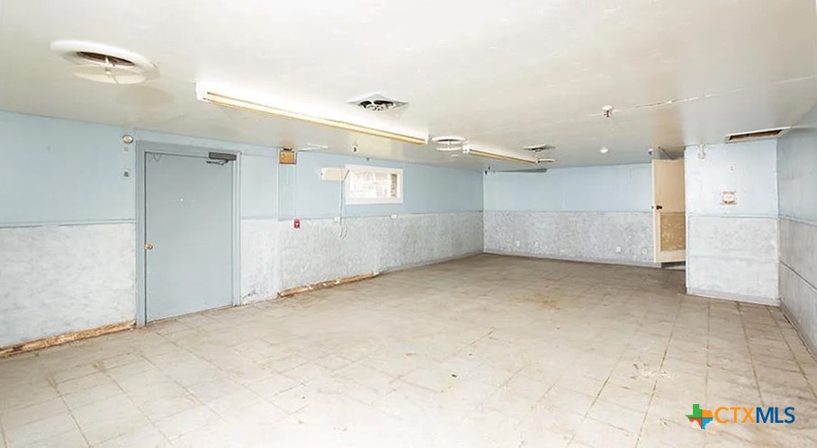 111 South 33rd Street Temple, TX 76504 - Photo 21 of 28 a view of an empty room
