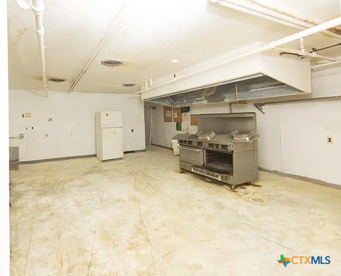 111 South 33rd Street Temple, TX 76504 - Photo 23 of 28 a view of an empty room