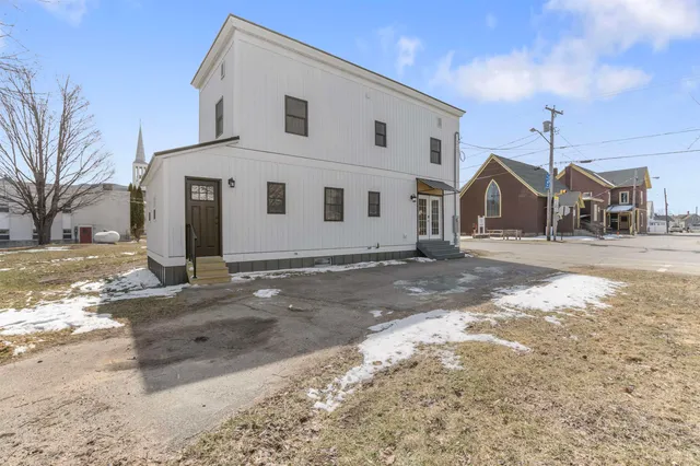 $259,000 | 50 Church Street, Northumberland, NH 03582