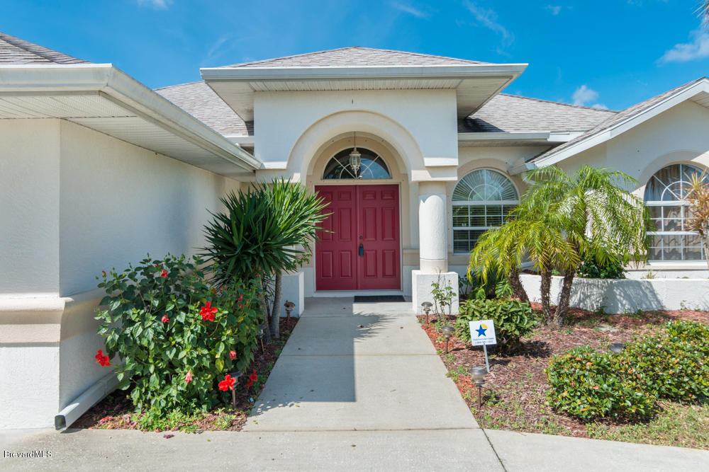 1798 Degroodt Road Southwest Palm Bay, FL 32908 - Photo 3 of 20 come on in!!