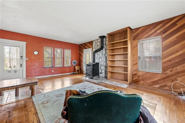 $300,000 | 2209 Northeast 39th Terrace, Kansas City, MO 64116