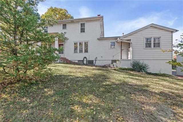 $300,000 | 2209 Northeast 39th Terrace, Kansas City, MO 64116