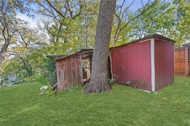 $300,000 | 2209 Northeast 39th Terrace, Kansas City, MO 64116