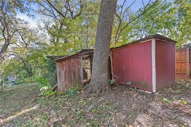 $300,000 | 2209 Northeast 39th Terrace, Kansas City, MO 64116