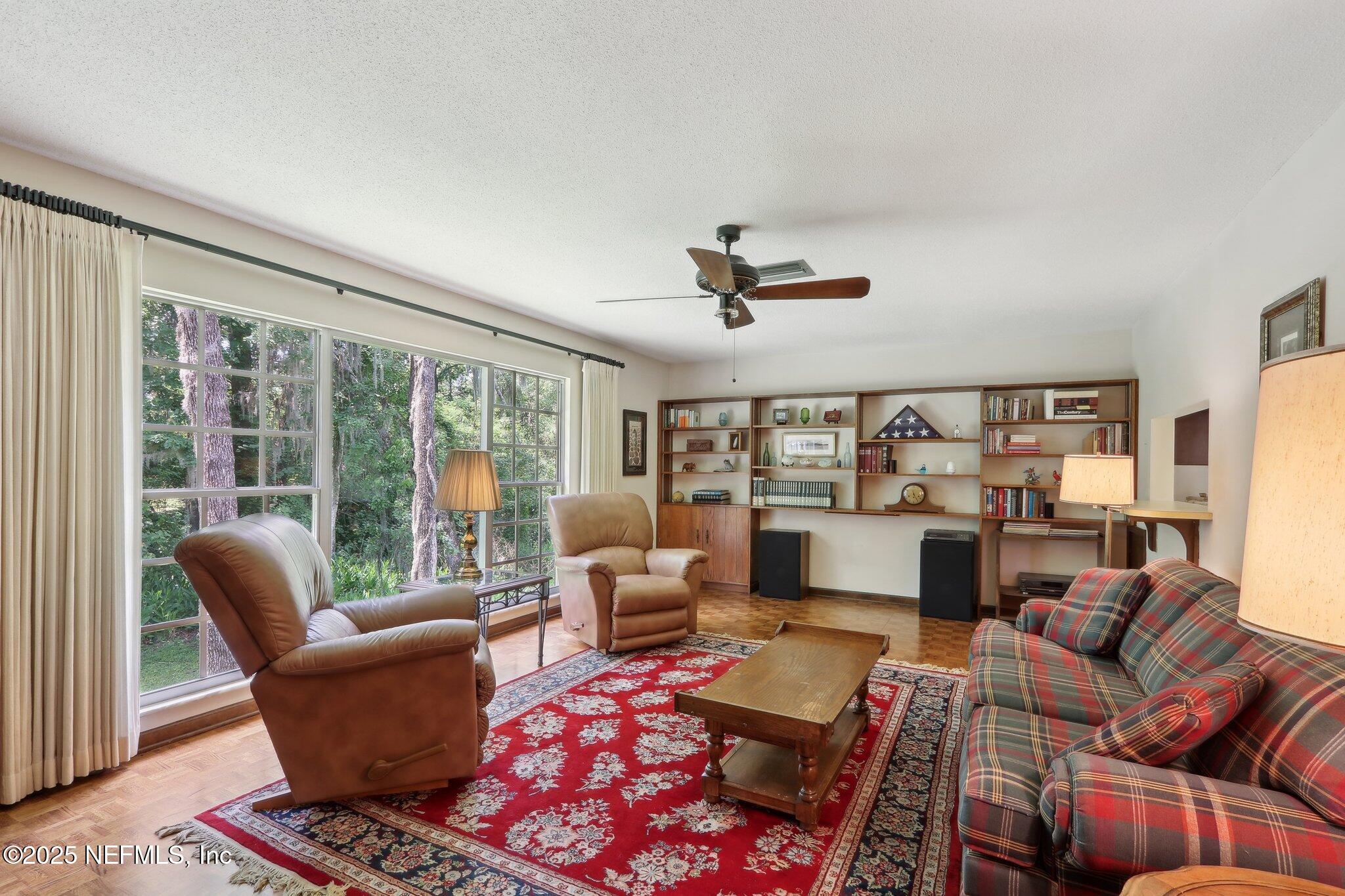 6264 Riviera Lane Jacksonville, FL 32216 - Photo 11 of 43 Family Room