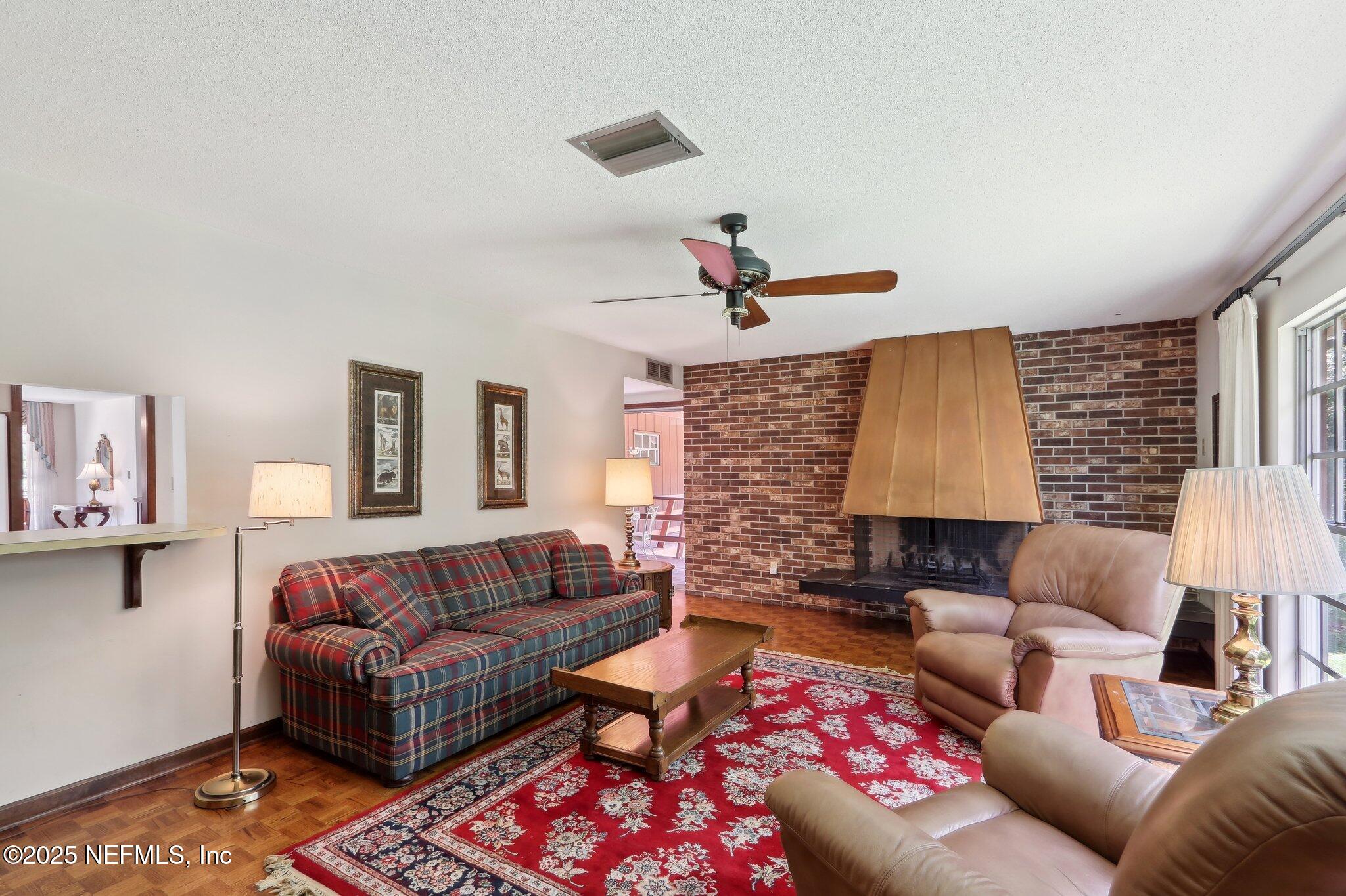 6264 Riviera Lane Jacksonville, FL 32216 - Photo 12 of 43 Family Room