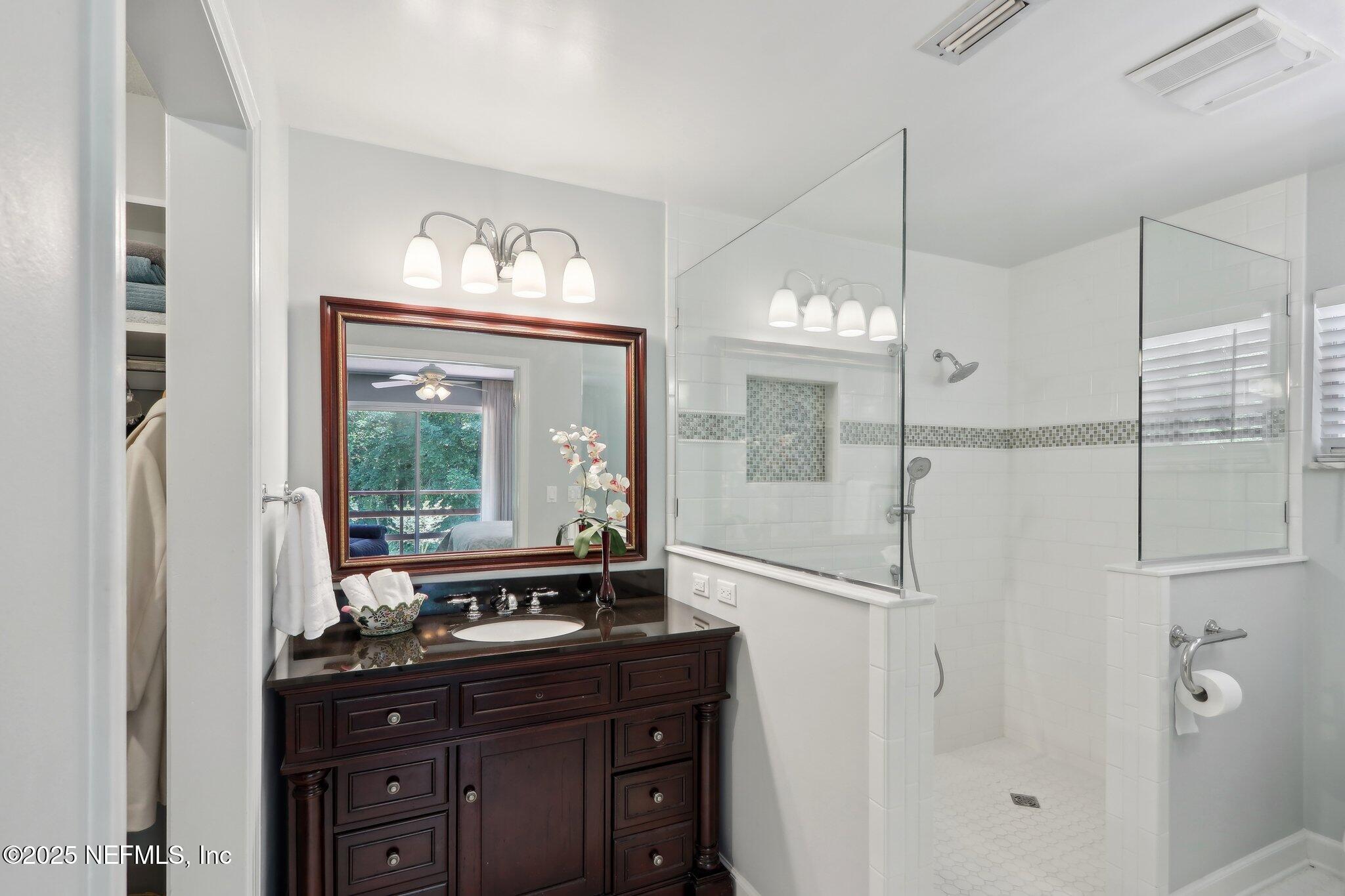 6264 Riviera Lane Jacksonville, FL 32216 - Photo 20 of 43 Primary Bathroom