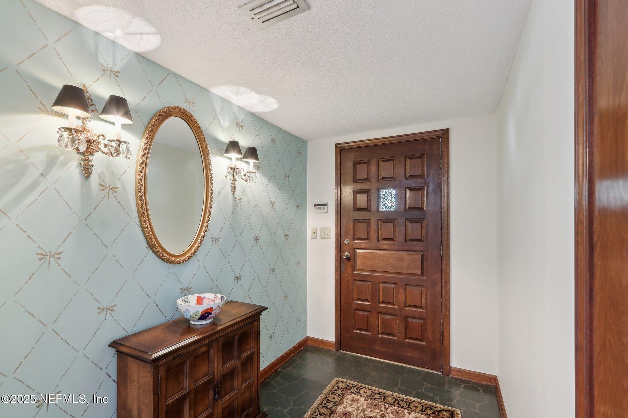 6264 Riviera Lane Jacksonville, FL 32216 - Photo 4 of 43 Foyer
