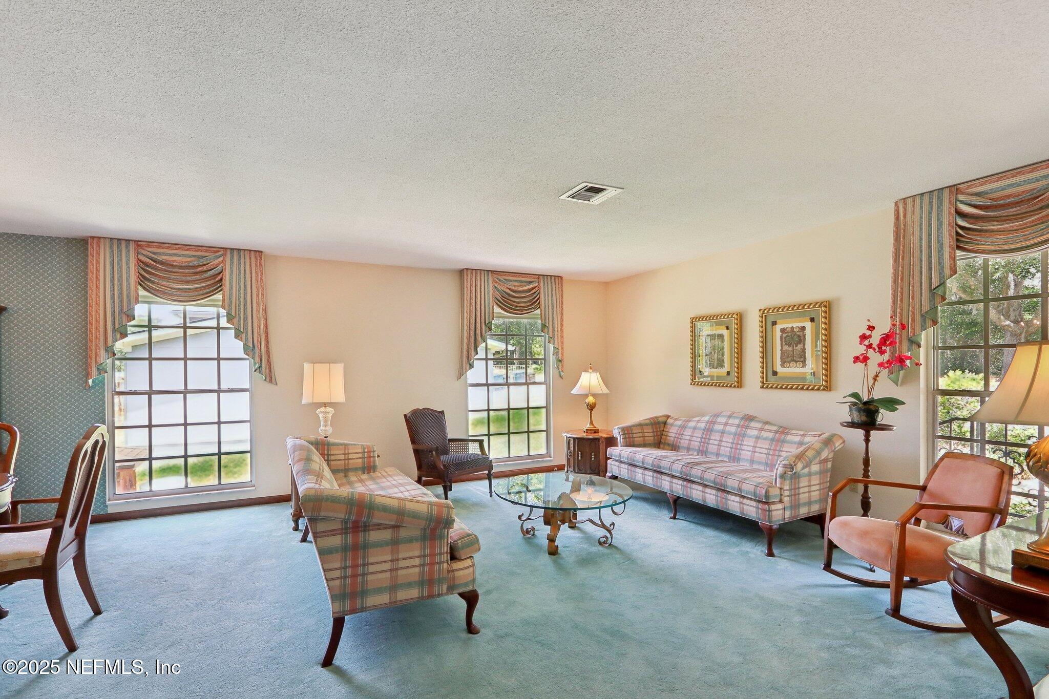6264 Riviera Lane Jacksonville, FL 32216 - Photo 5 of 43 Living Room