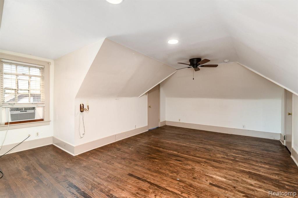 1122 Bishop Road Grosse Pointe Park, MI 48230 - Photo 32 of 44