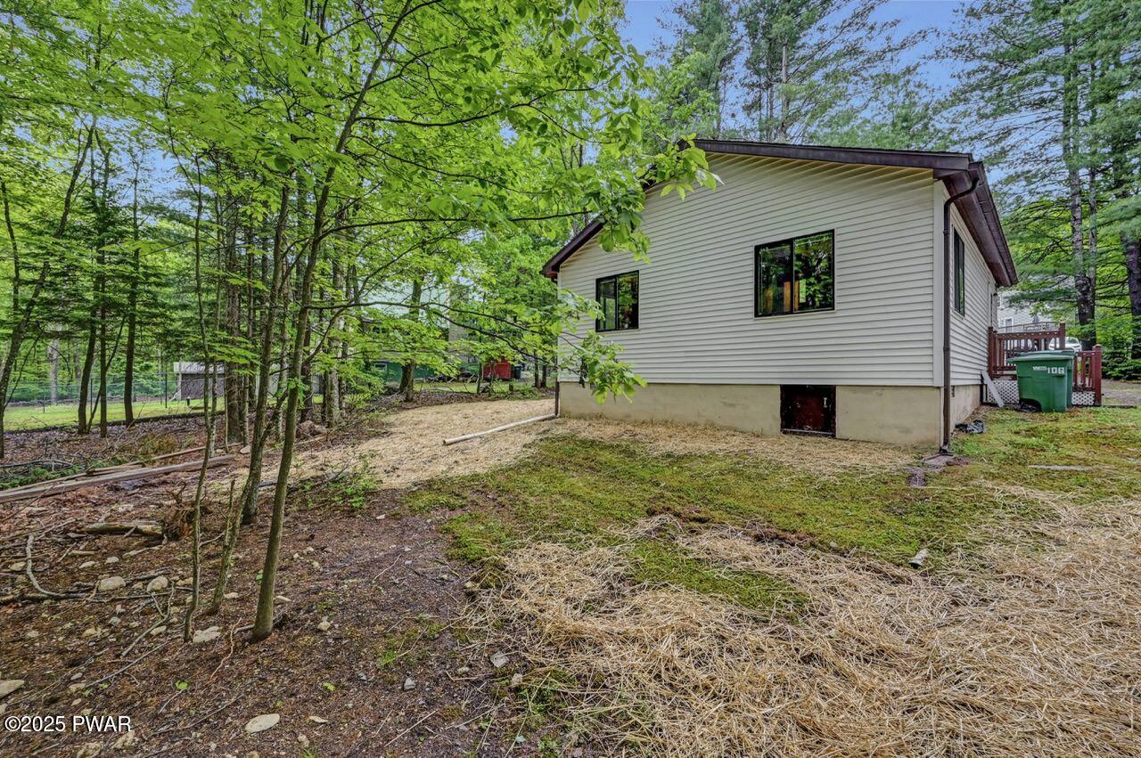 106 Aspen Ridge Hawley, PA 18428 - Photo 10 of 47
