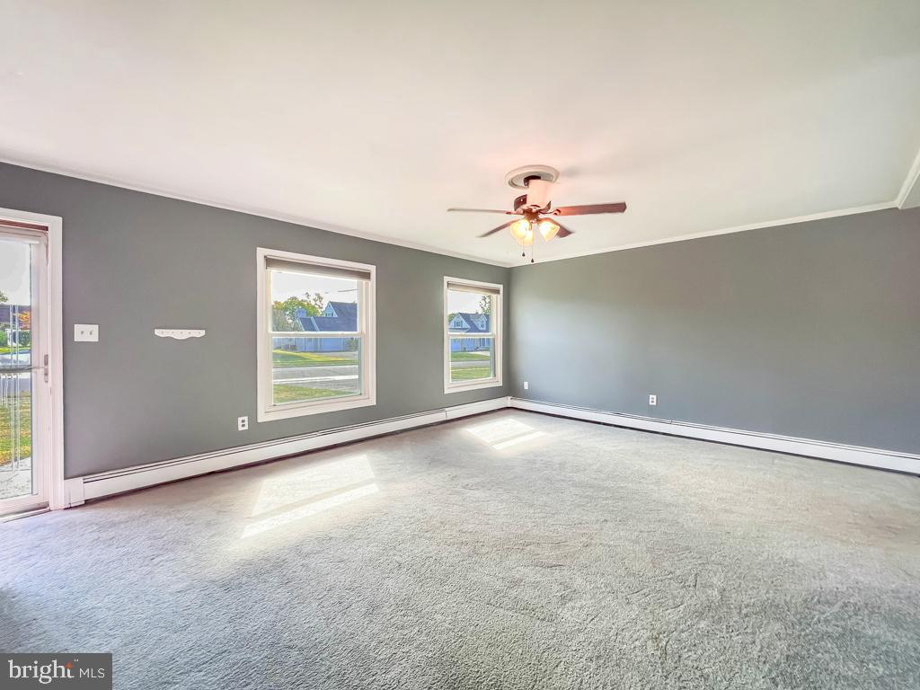 23 Hedge Road Levittown, PA 19056 - Photo 3 of 35 Living Room