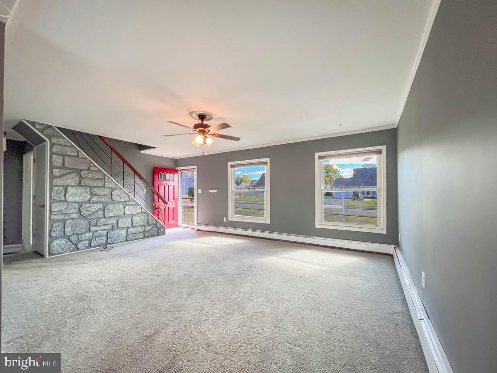 23 Hedge Road Levittown, PA 19056 - Photo 4 of 35 Living Room