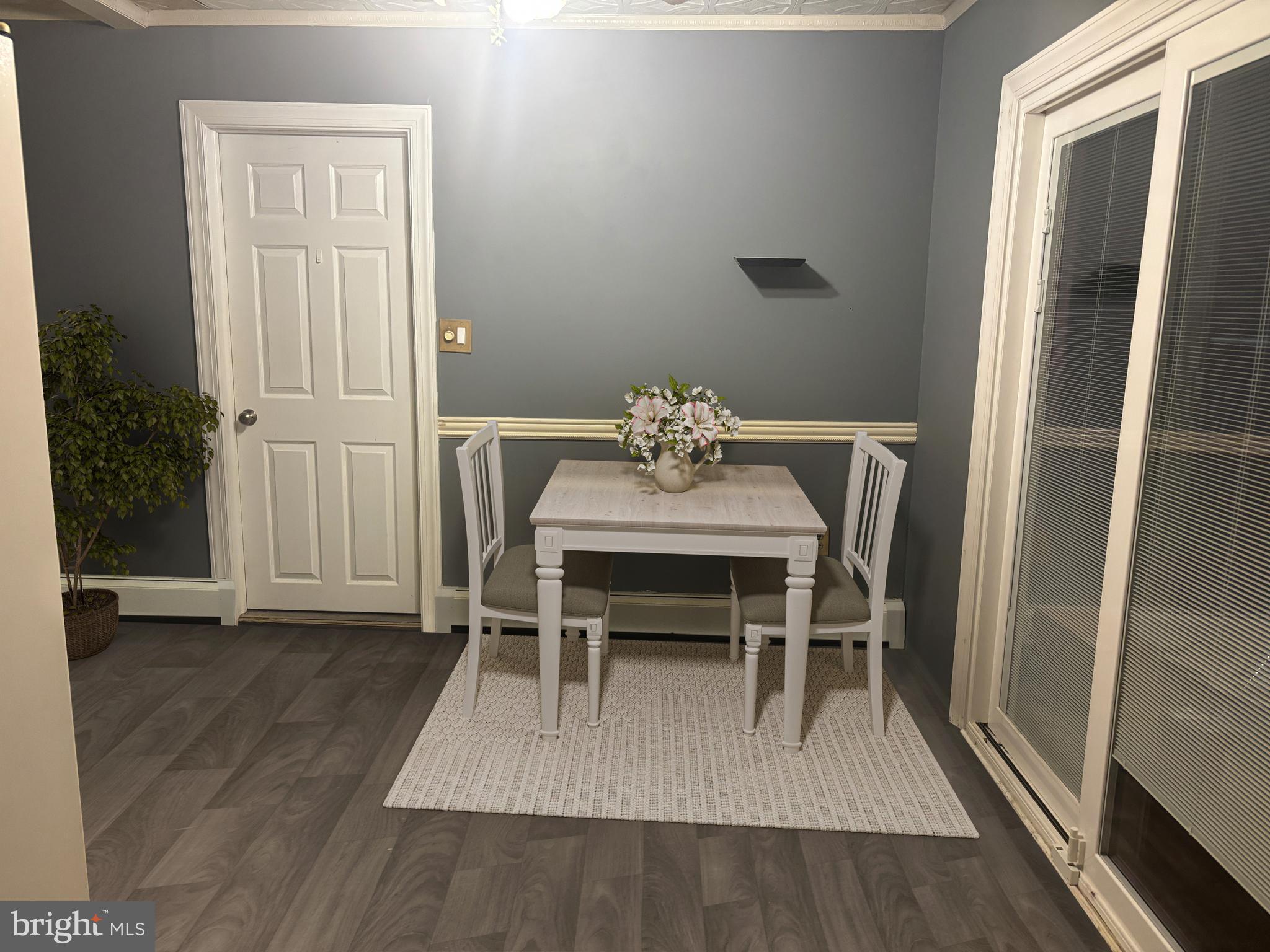 23 Hedge Road Levittown, PA 19056 - Photo 5 of 35 Dining Area