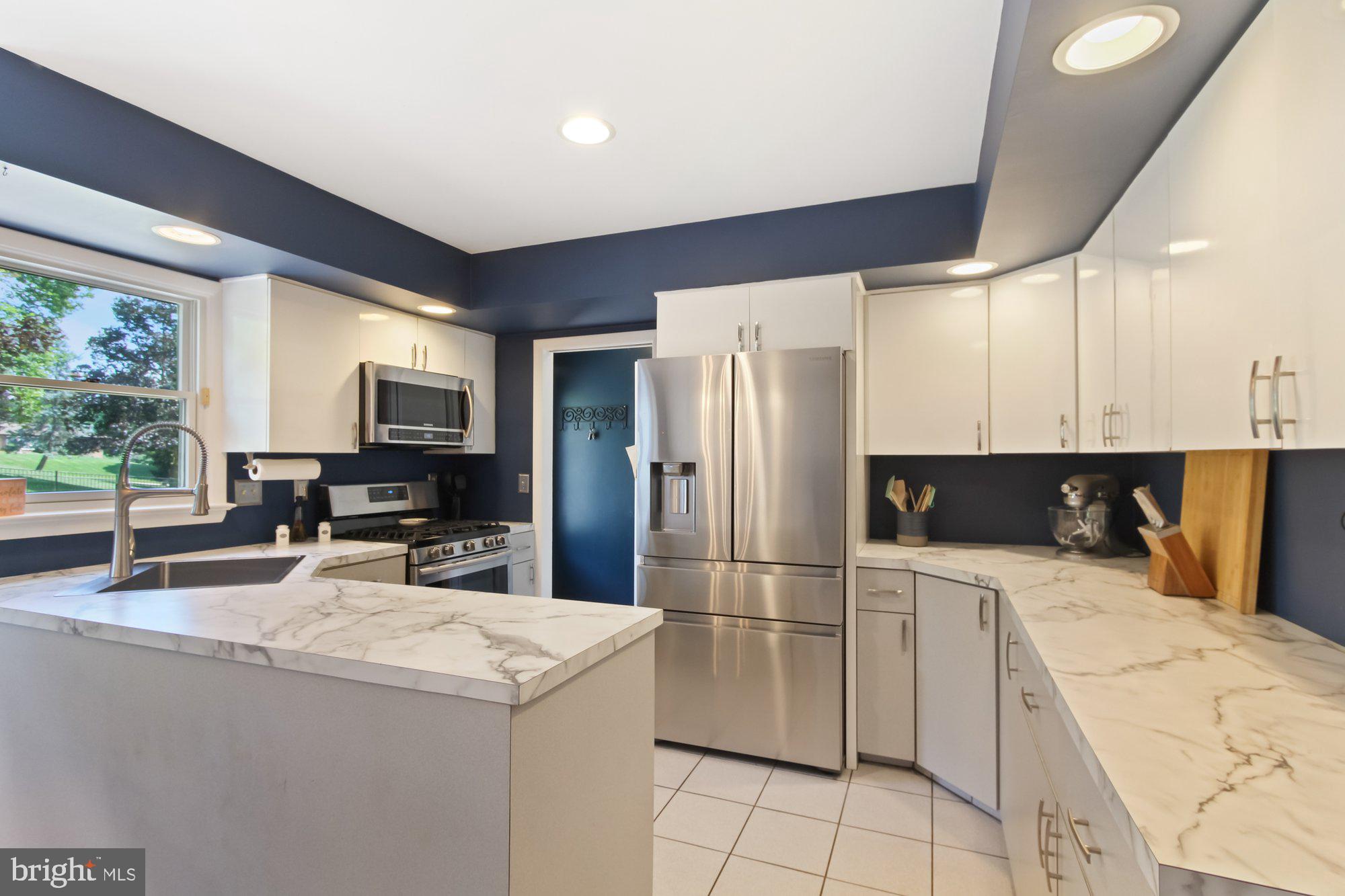 2375 Sutton Road York, PA 17403 - Photo 14 of 41