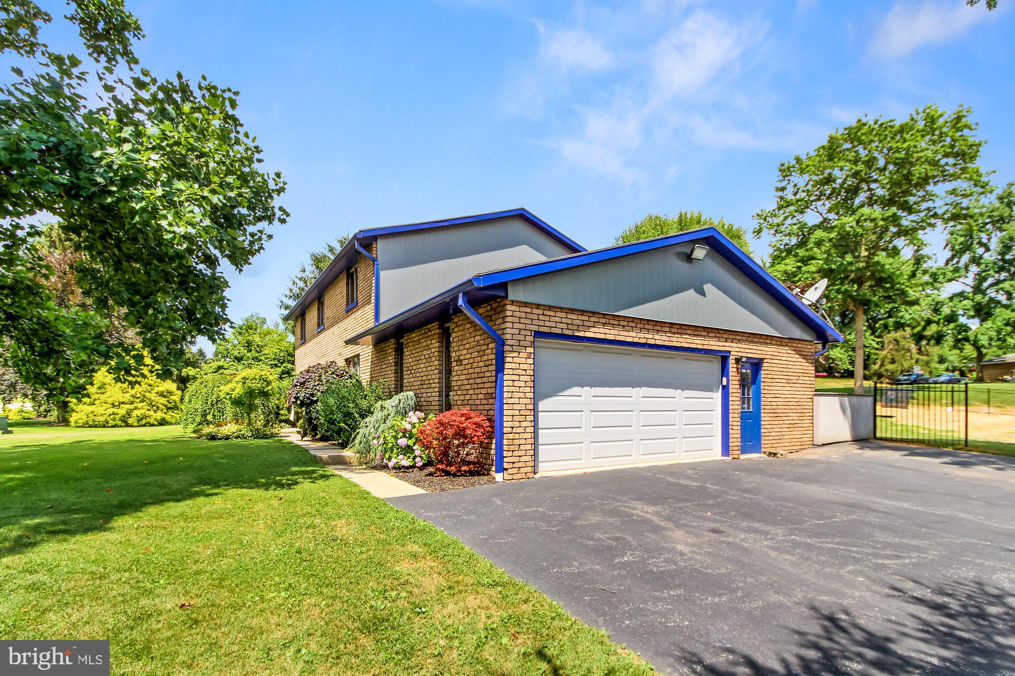 2375 Sutton Road York, PA 17403 - Photo 3 of 41