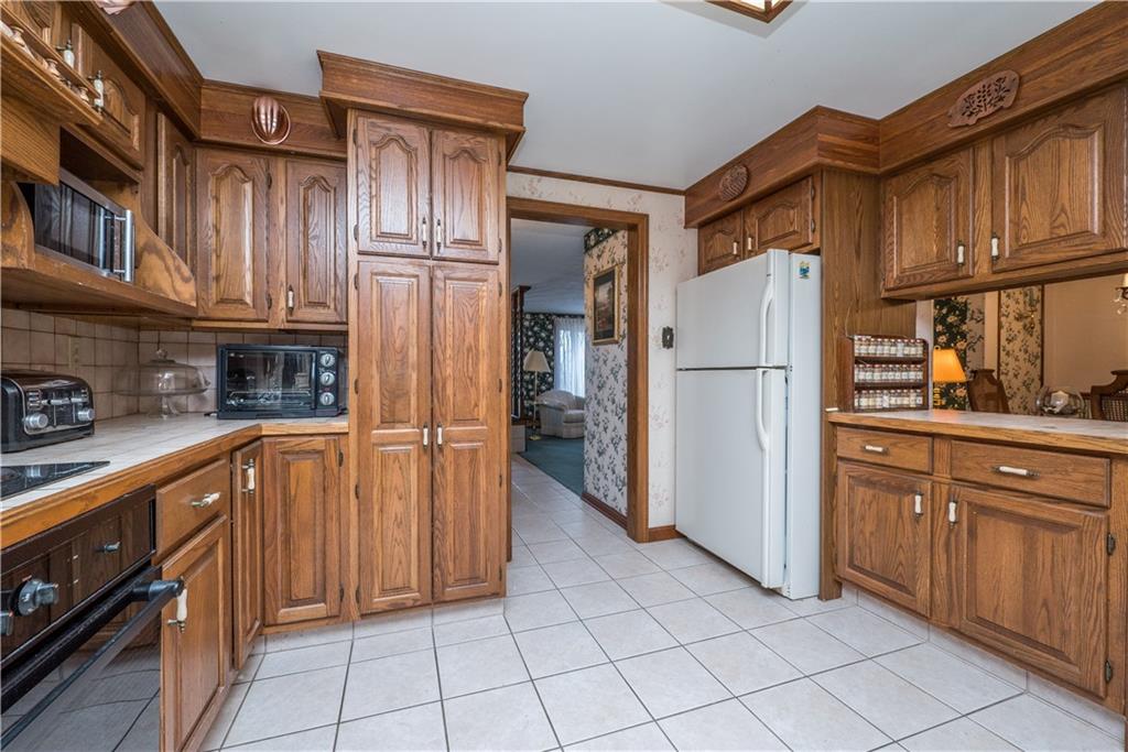 3349 McRoberts Road Pittsburgh, PA 15234 - Photo 14 of 38 Gallery Image 14