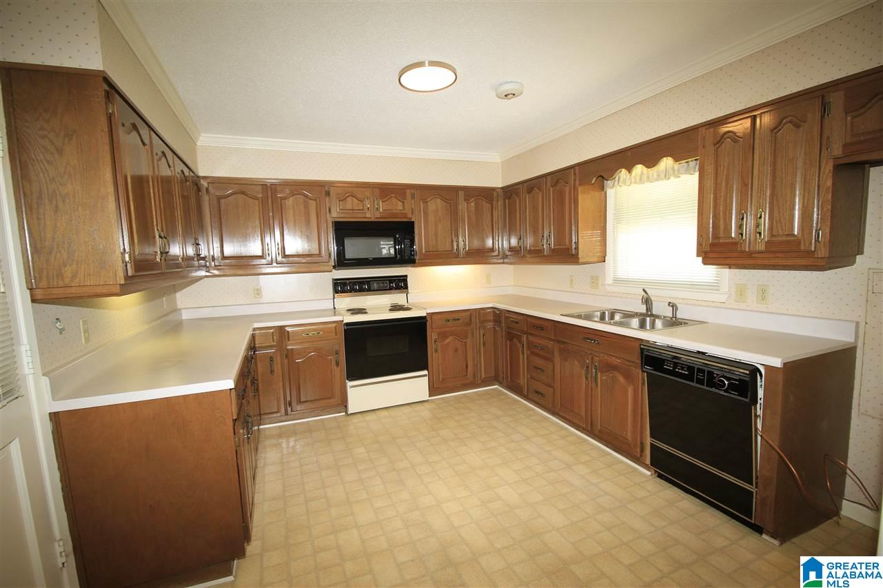 1606 Rose Street Northwest Cullman, AL 35055 - Photo 2 of 36