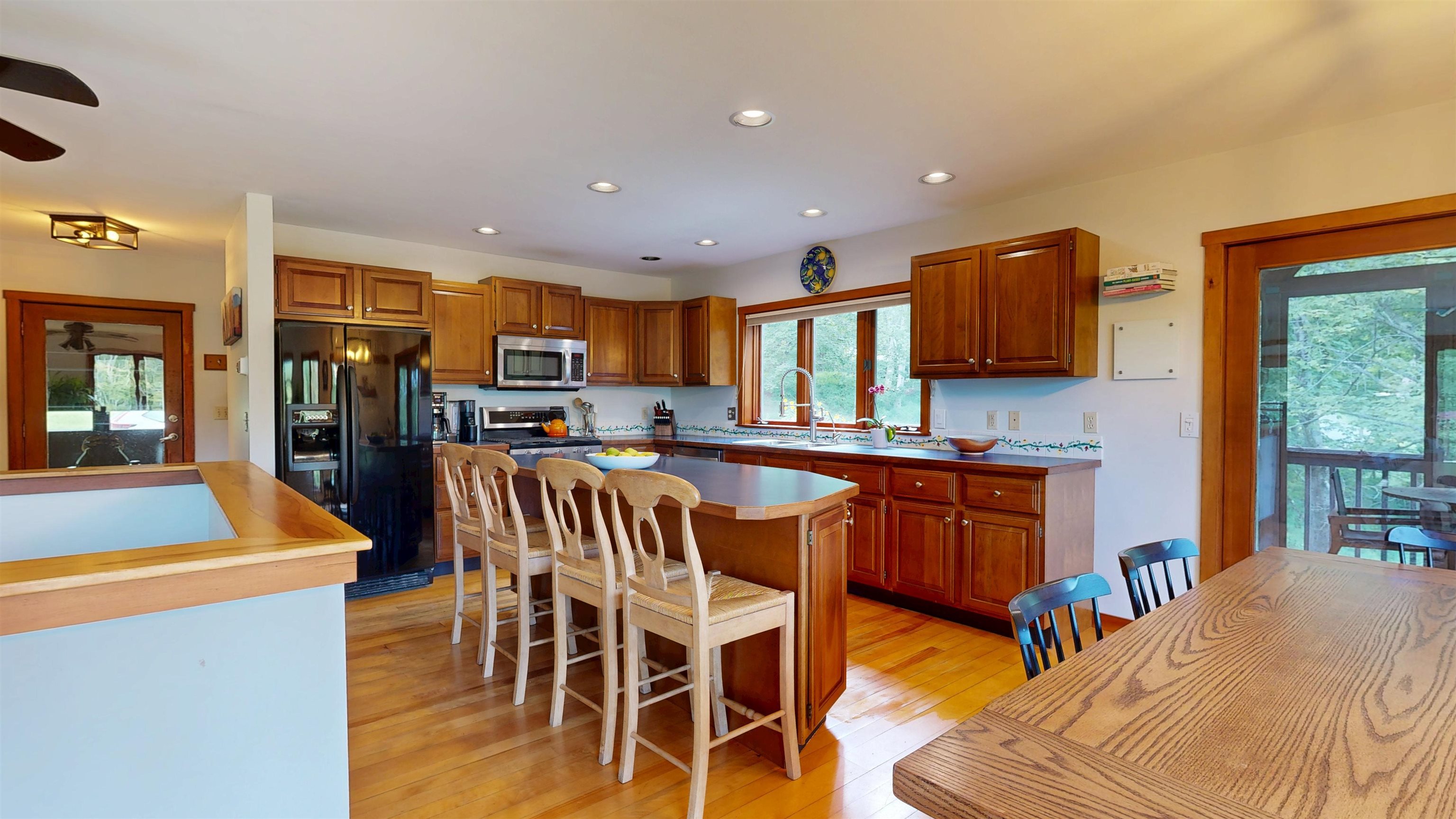 132 Stonefence Road Richmond, VT 05477 - Photo 8 of 29 Gallery Image 8