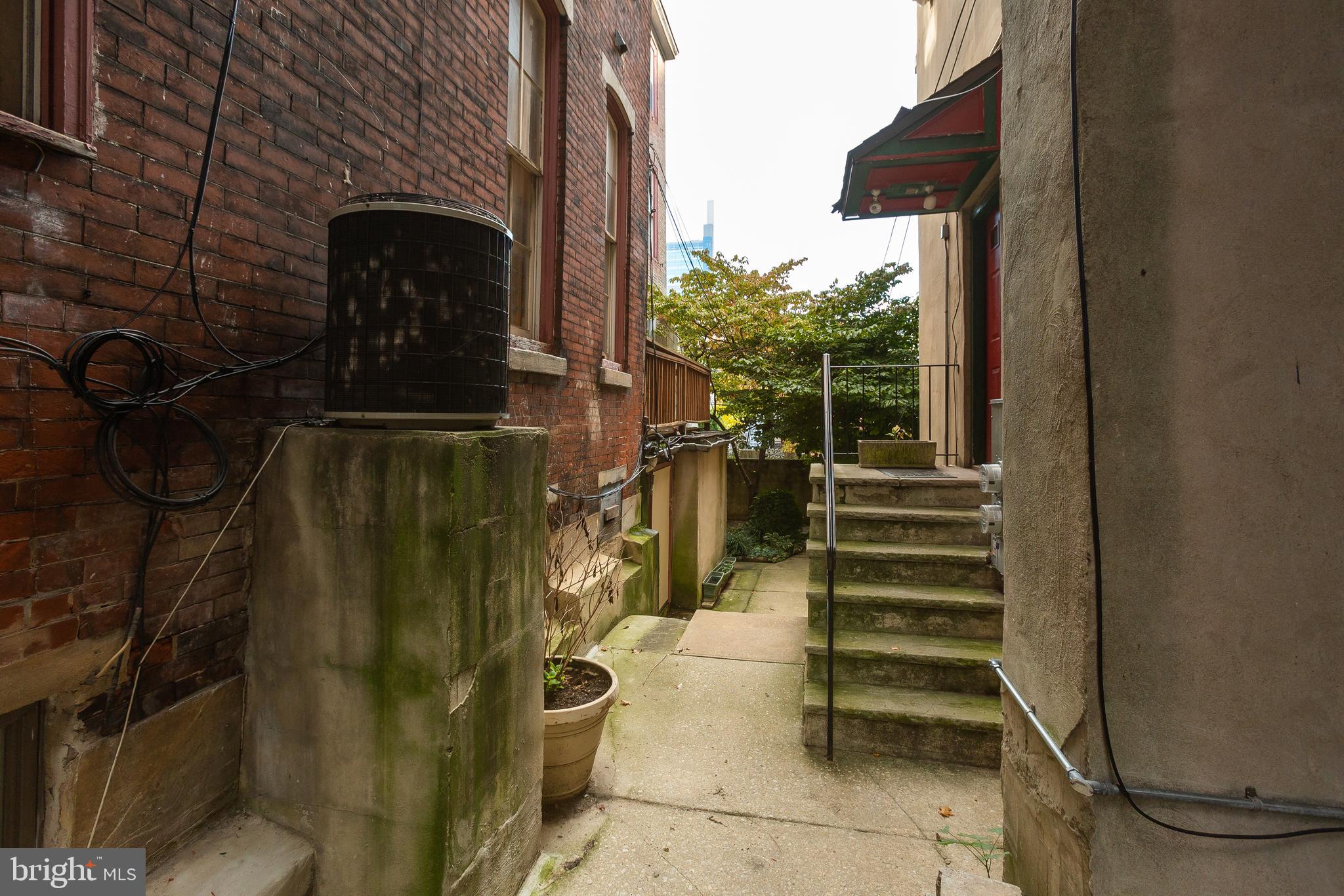 1926 Spring Garden Street Philadelphia, PA 19130 - Photo 19 of 57