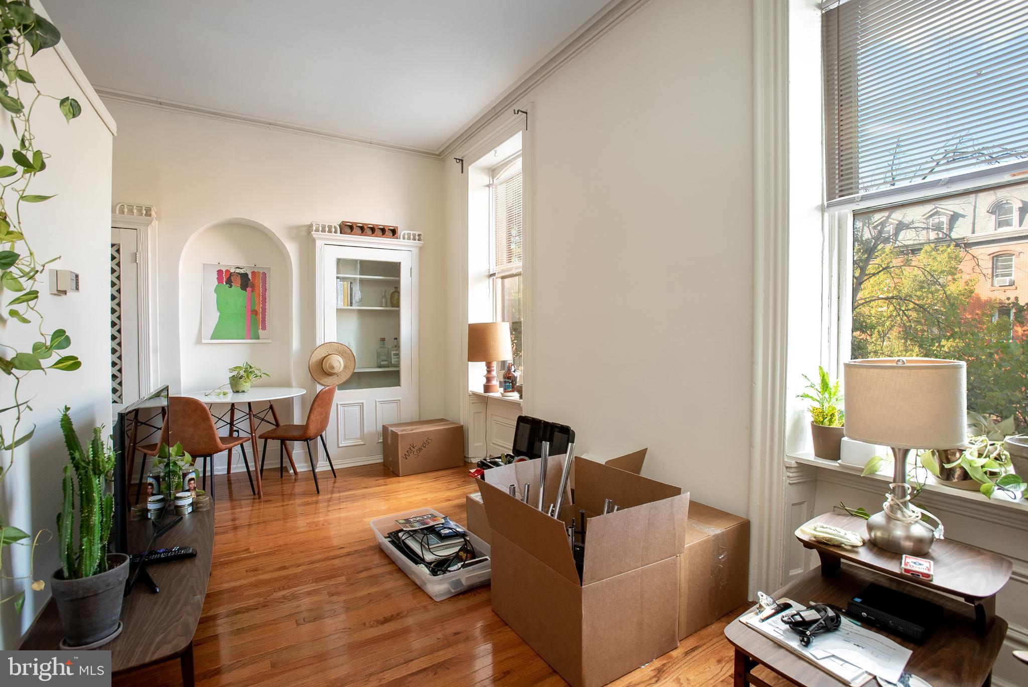 1926 Spring Garden Street Philadelphia, PA 19130 - Photo 27 of 57 Living room - 2F