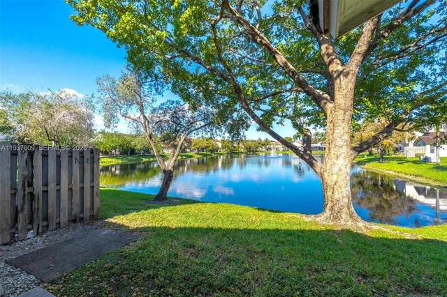 $419,900 | 10831 Northwest 3rd Court, Pembroke Pines, FL 33026