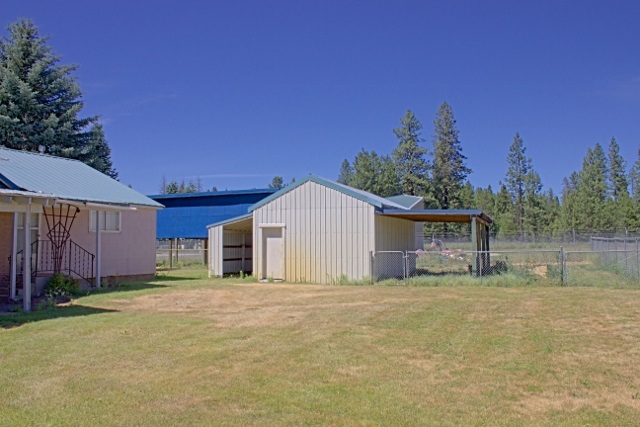 4006 Colville Road Loon Lake, WA 99148 - Photo 3 of 20