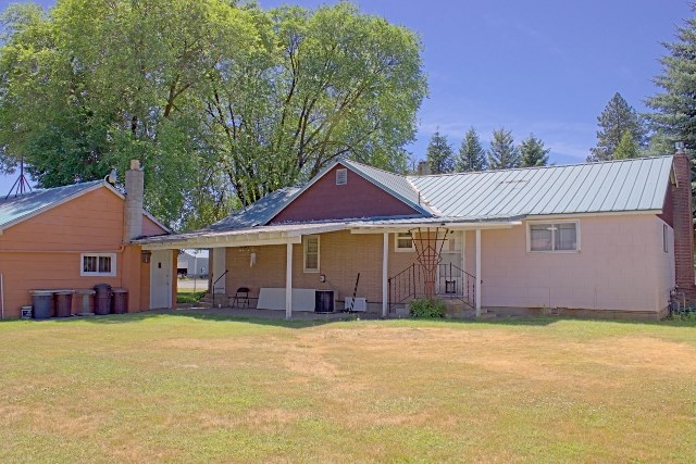 4006 Colville Road Loon Lake, WA 99148 - Photo 4 of 20