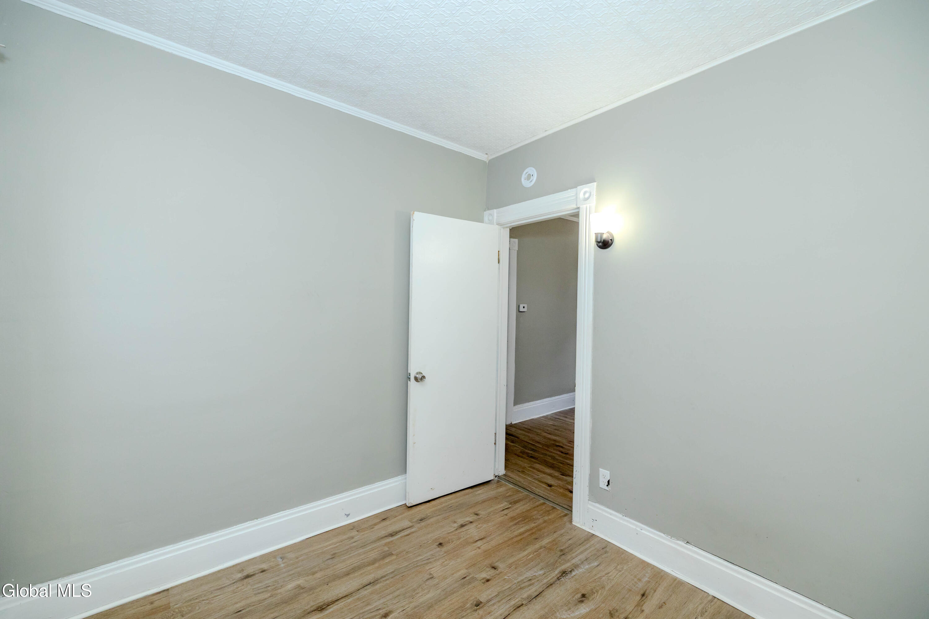 1712 Foster Avenue Schenectady, NY 12308 - Photo 26 of 49 0S4A1191