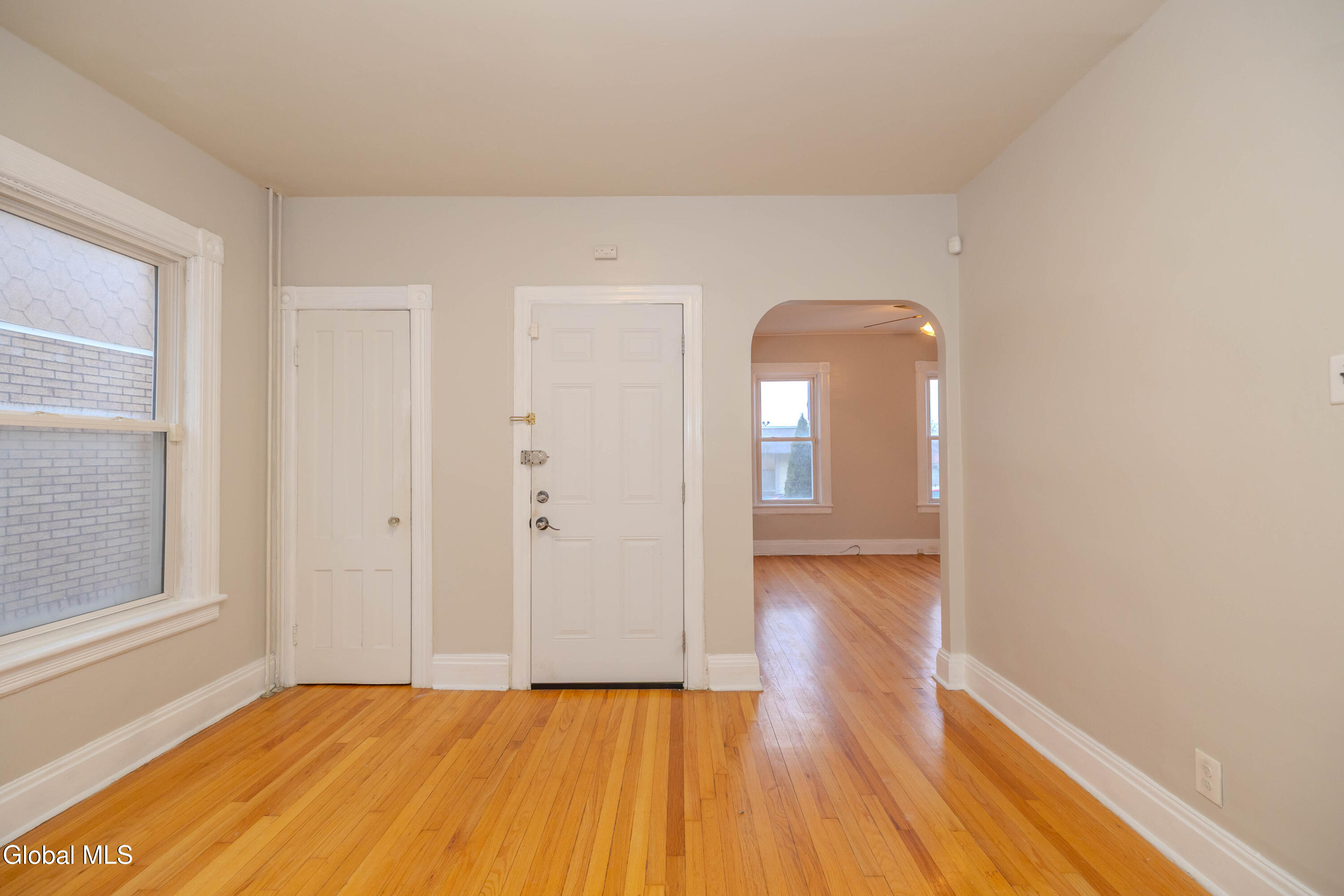 1712 Foster Avenue Schenectady, NY 12308 - Photo 4 of 49 0S4A1129