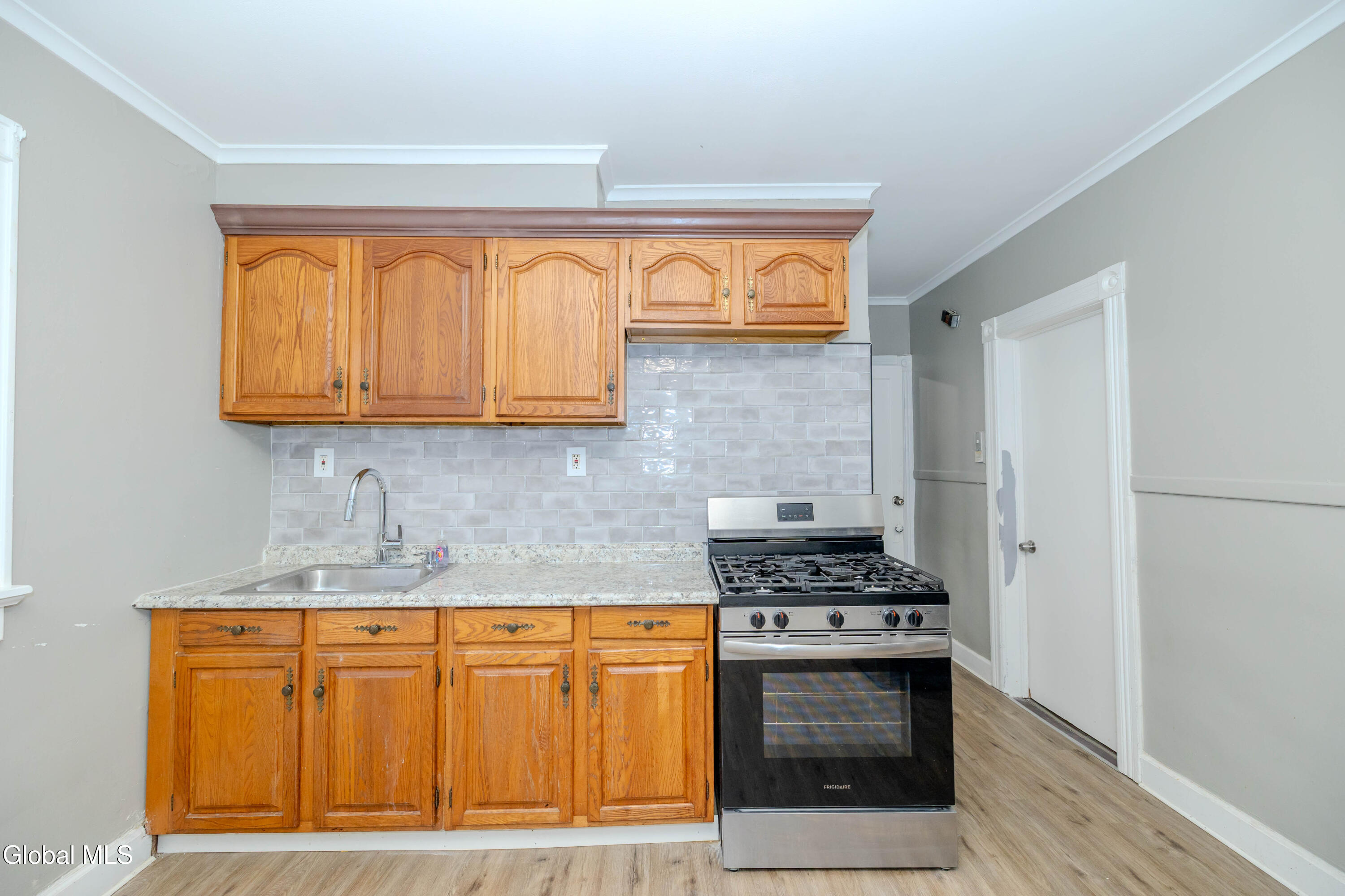 1712 Foster Avenue Schenectady, NY 12308 - Photo 41 of 49 0S4A1213