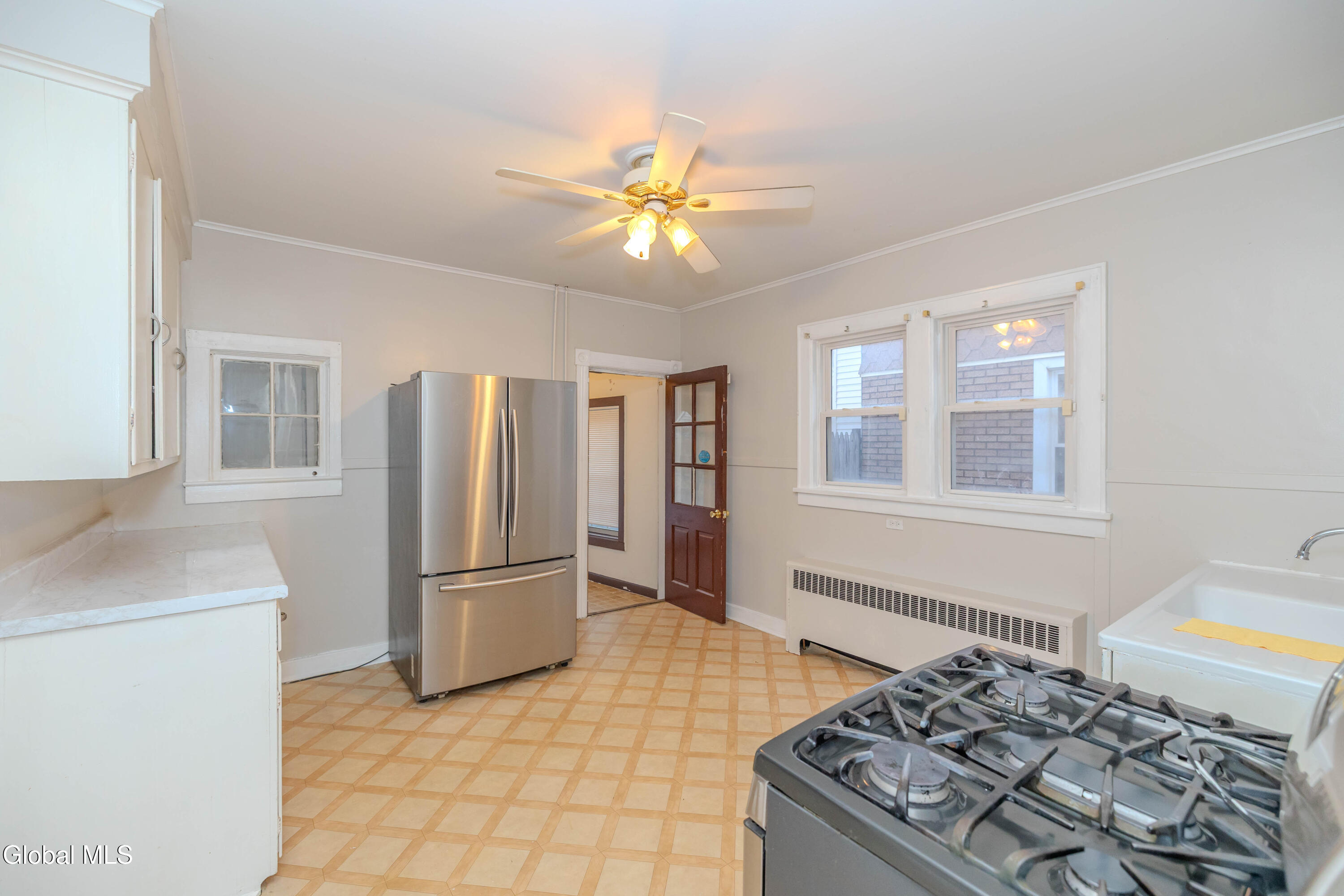 1712 Foster Avenue Schenectady, NY 12308 - Photo 10 of 49 0S4A1146