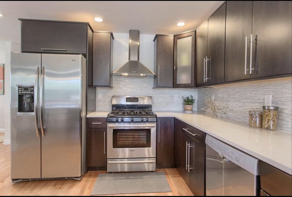 13 Cottage Street, Unit 1 Wakefield, MA 01880 - Photo 4 of 17