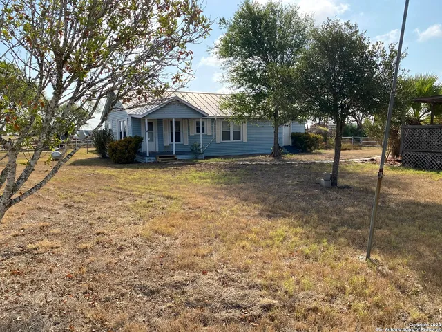 $631,000 | 2667 County Road 134, Floresville, TX 78114