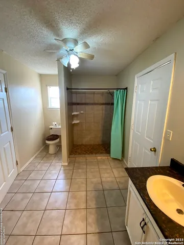 $631,000 | 2667 County Road 134, Floresville, TX 78114