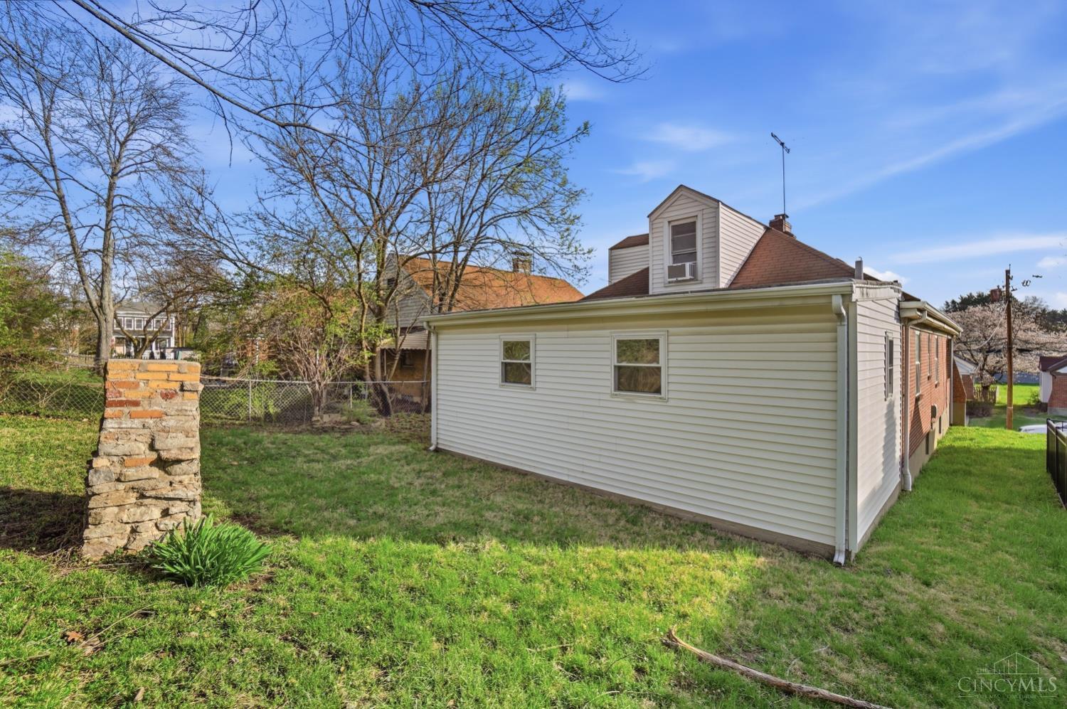 4515 Camberwell Road Cincinnati, OH 45209 - Photo 38 of 42