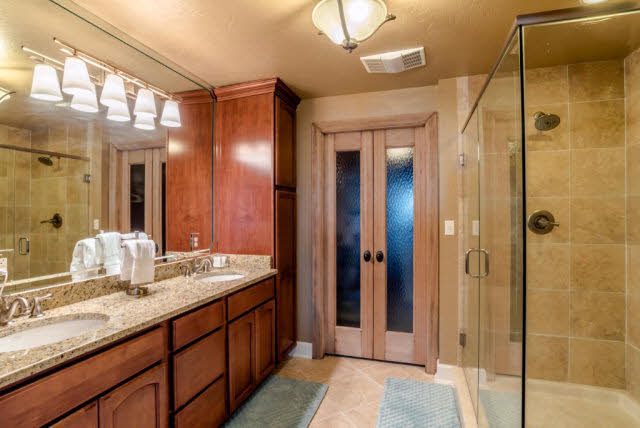 27582 Canal Road, Unit 2712 Orange Beach, AL 36561 - Photo 9 of 24 Master Bath