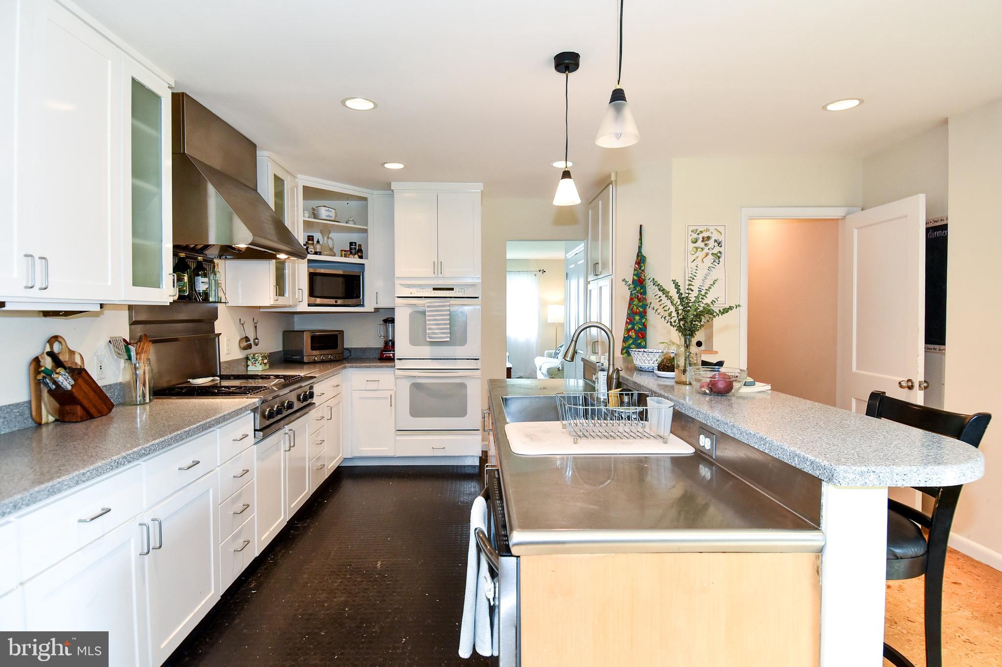 6246 22nd Road North Arlington, VA 22205 - Photo 8 of 38