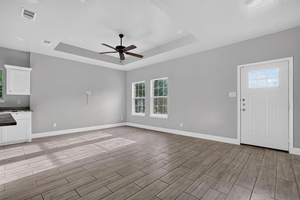 4102 Gordon Street Greenville, TX 75401 - Photo 9 of 28 Gallery Image 9
