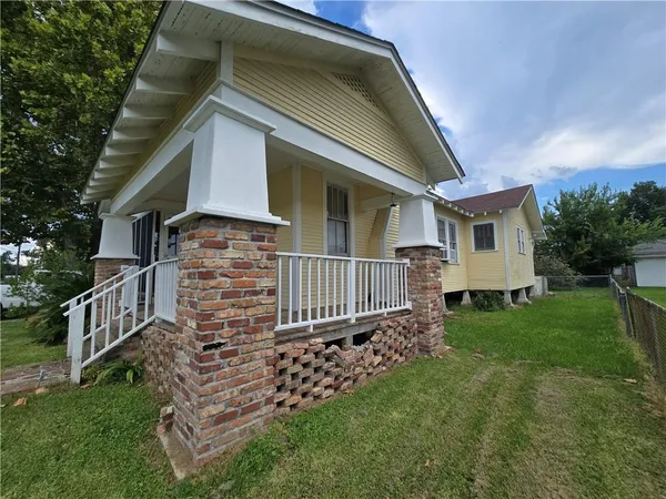 $160,000 | 240 Carolyn Drive, Destrehan, LA 70047