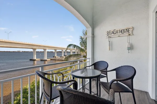 $3,000 | 415 Northwest Flagler Avenue, Unit 403, Stuart, FL 34994