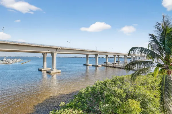 $3,000 | 415 Northwest Flagler Avenue, Unit 403, Stuart, FL 34994