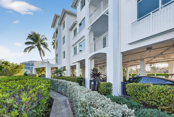 $3,000 | 415 Northwest Flagler Avenue, Unit 403, Stuart, FL 34994